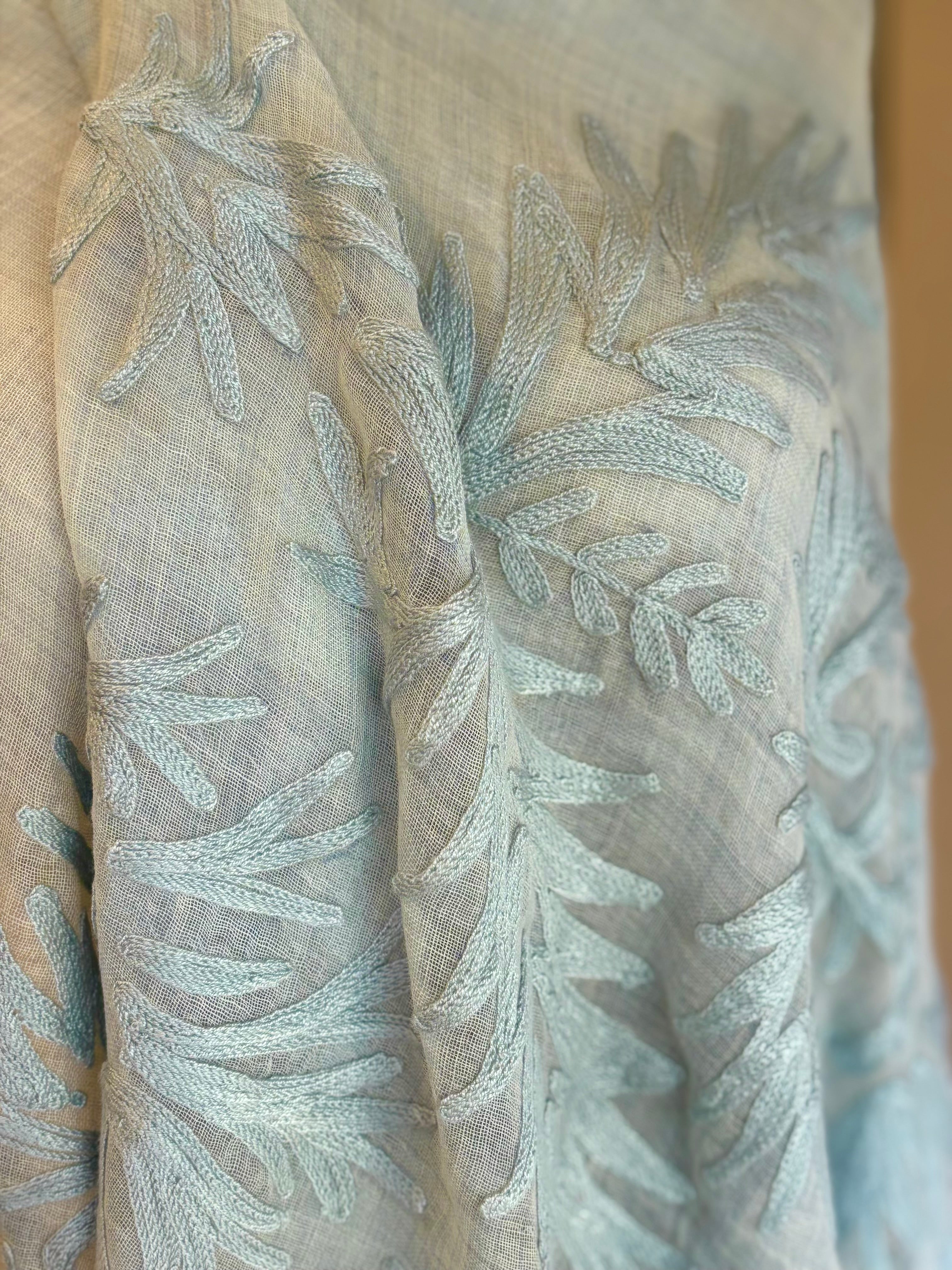 Xale Merino Bordado ORGANIC powder blue