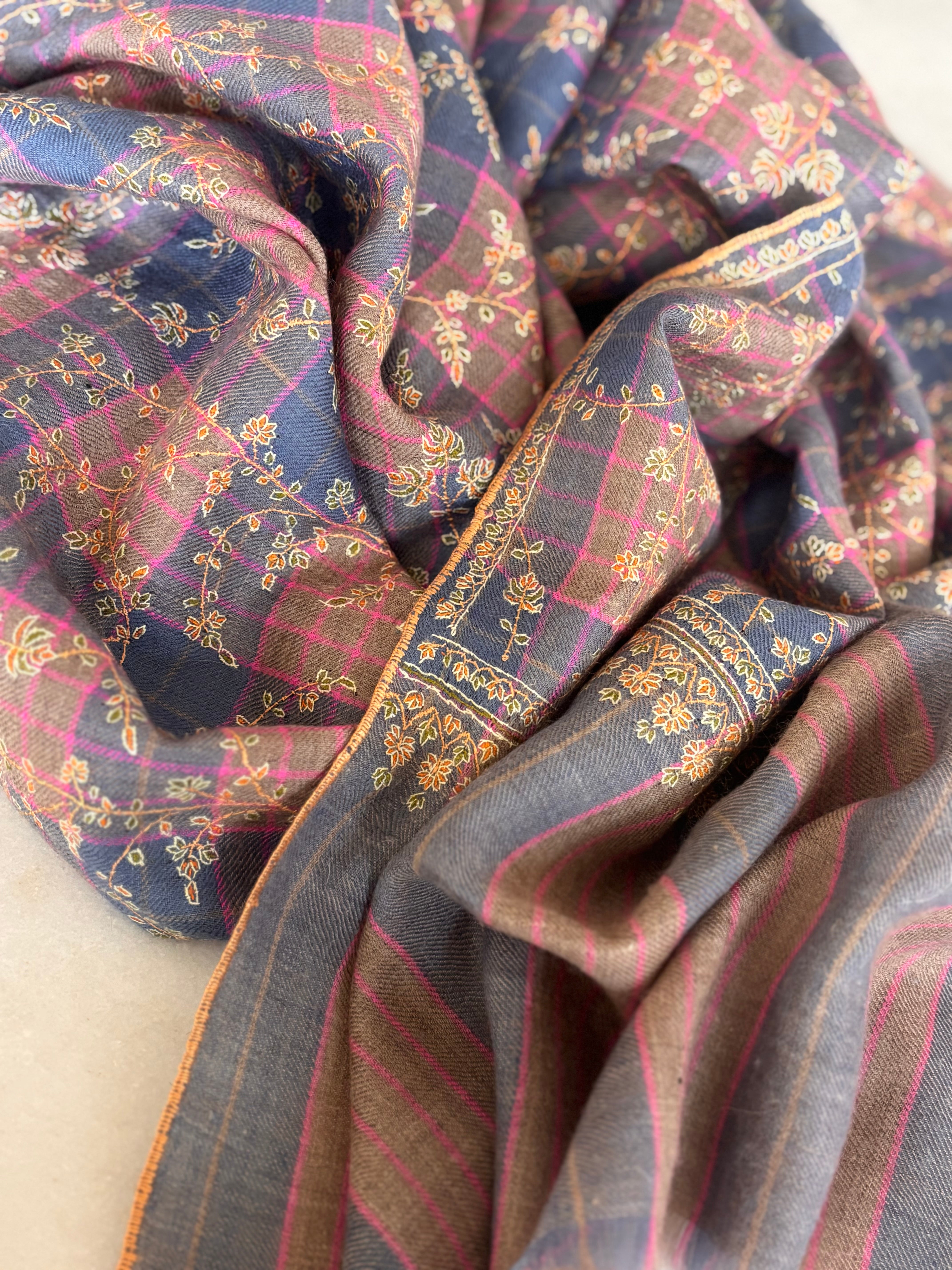 Xale SIGNATURE cashmere bordado SOZNY