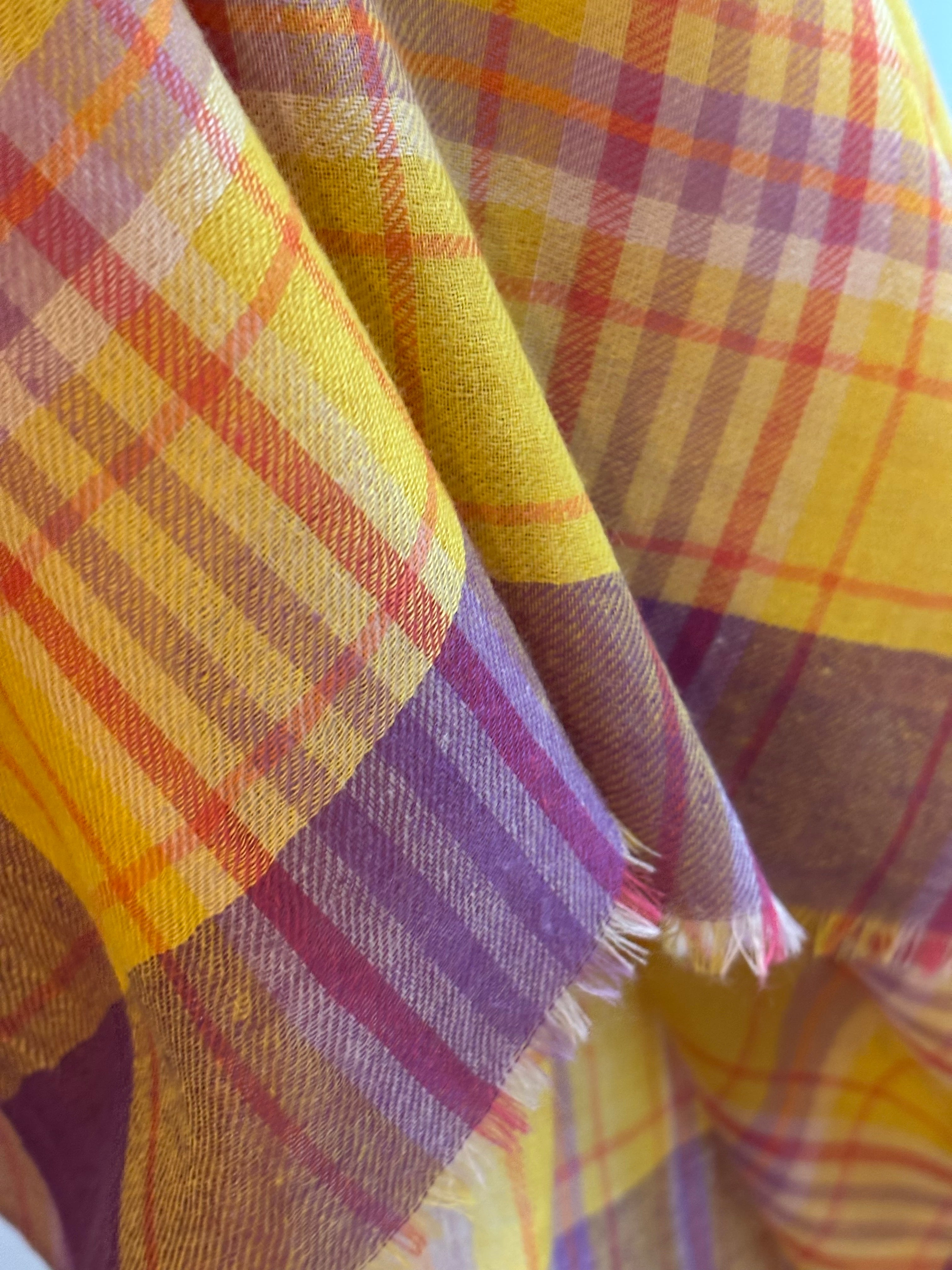 Xale merino KILT amarelo