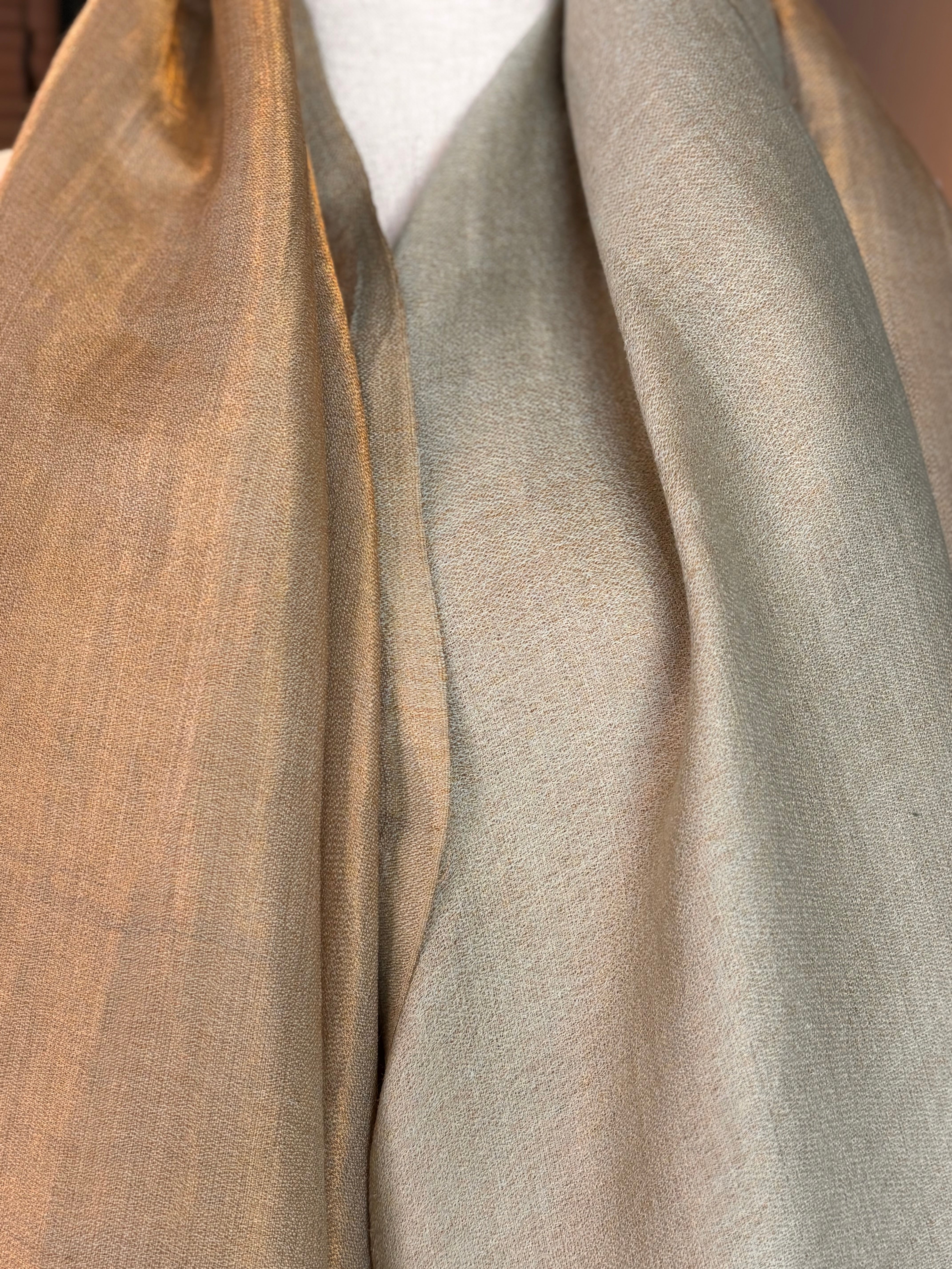 Xale ZARI verde sálvia e dourado