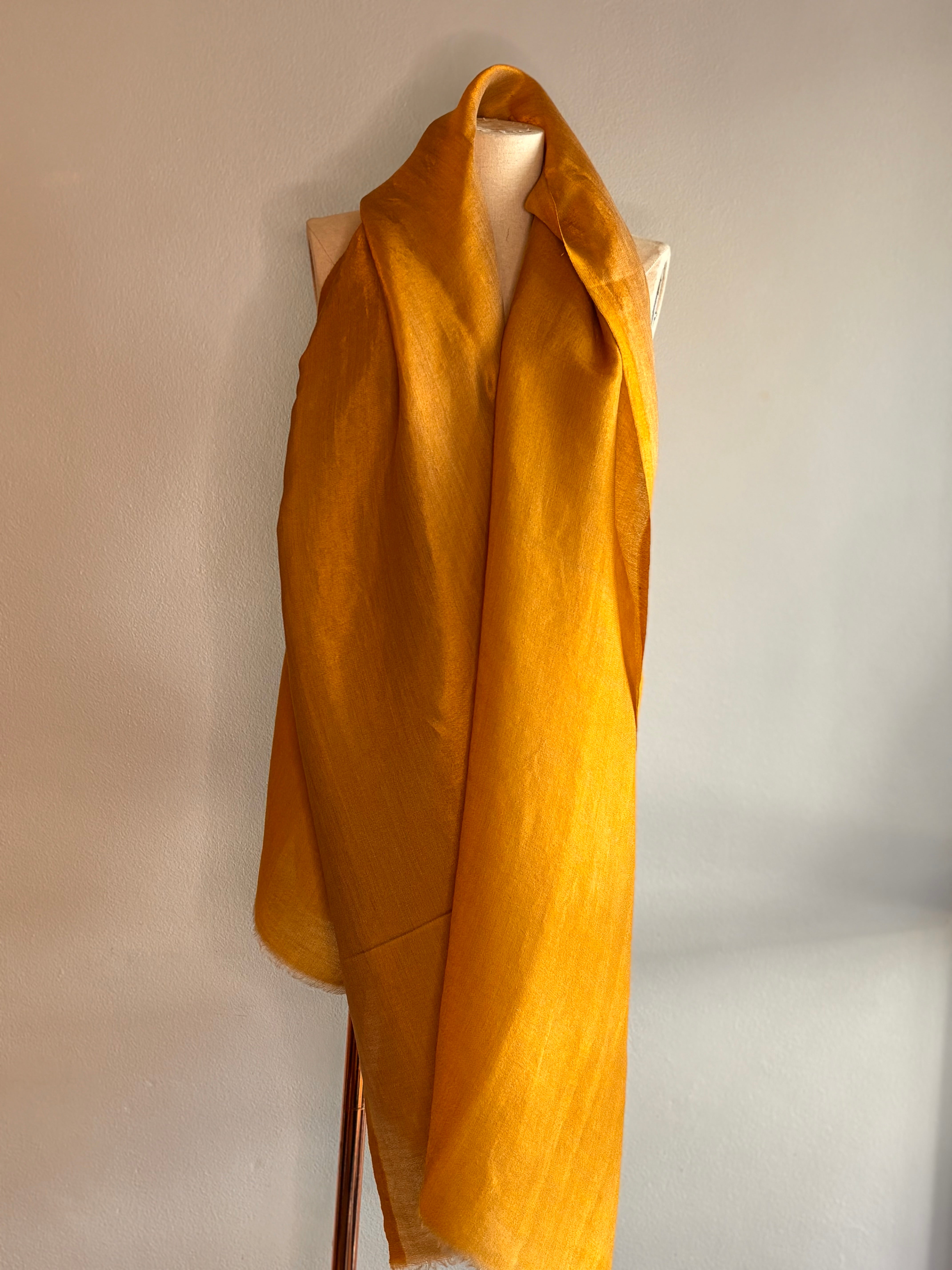 Xale ZARi amarelo dijon