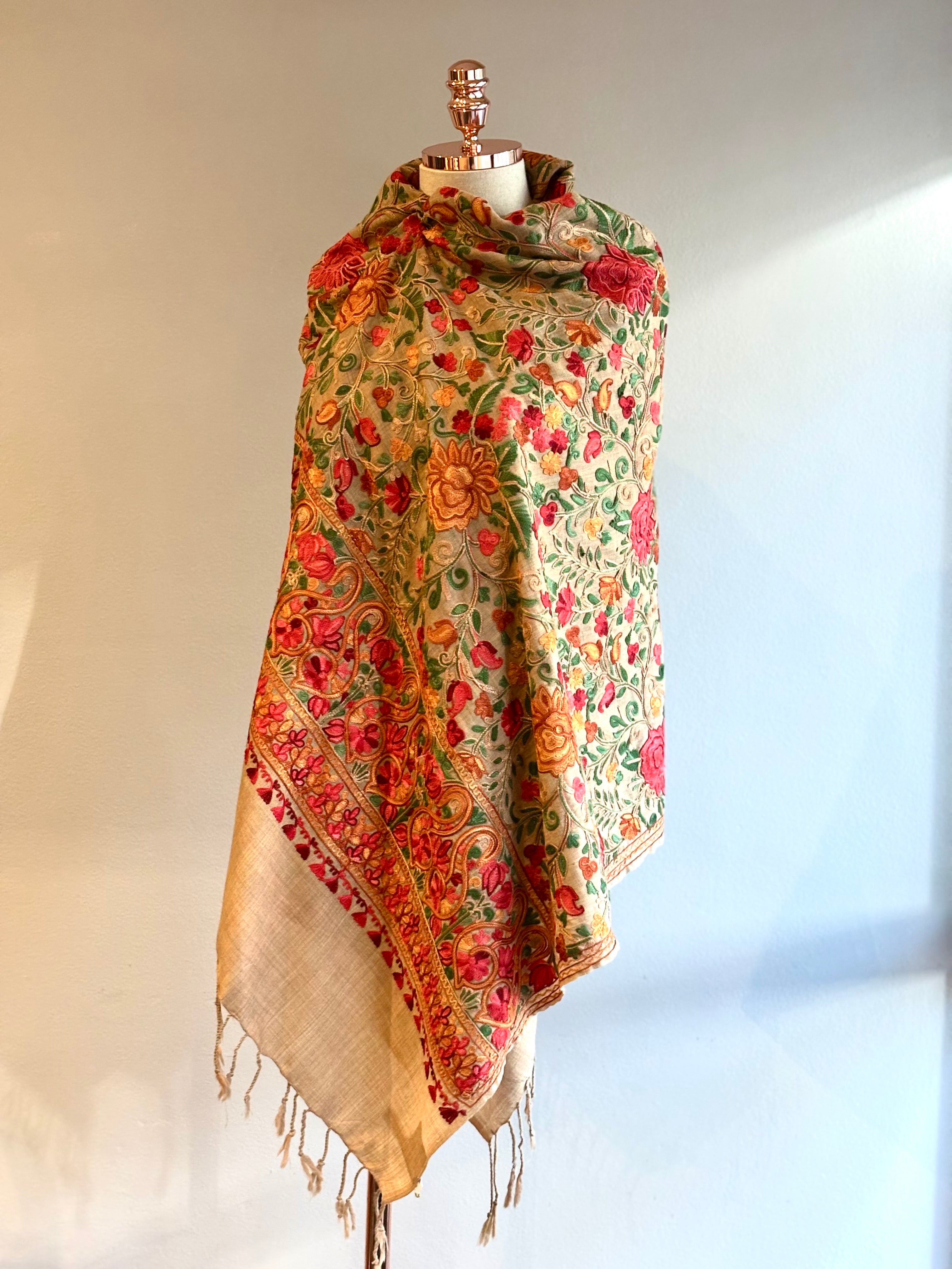 Xale AARI Floral avelã