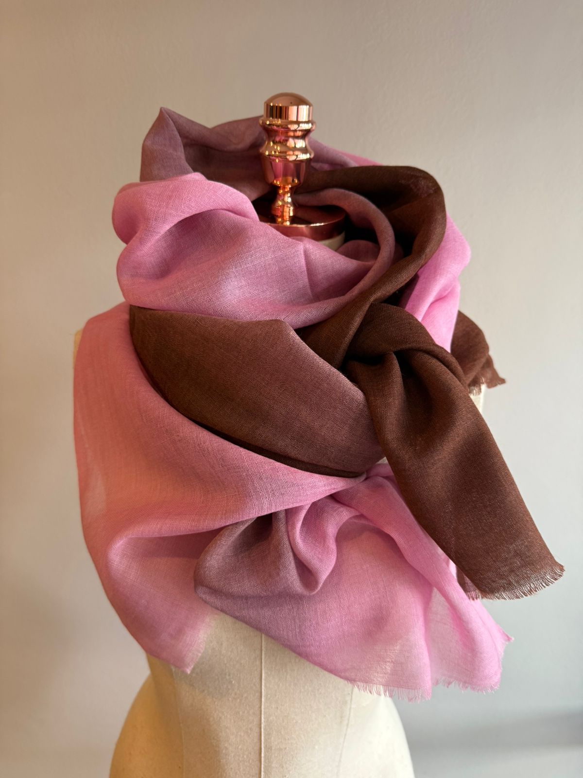 Xale OMBRÉ gaze lã rosa/marrom