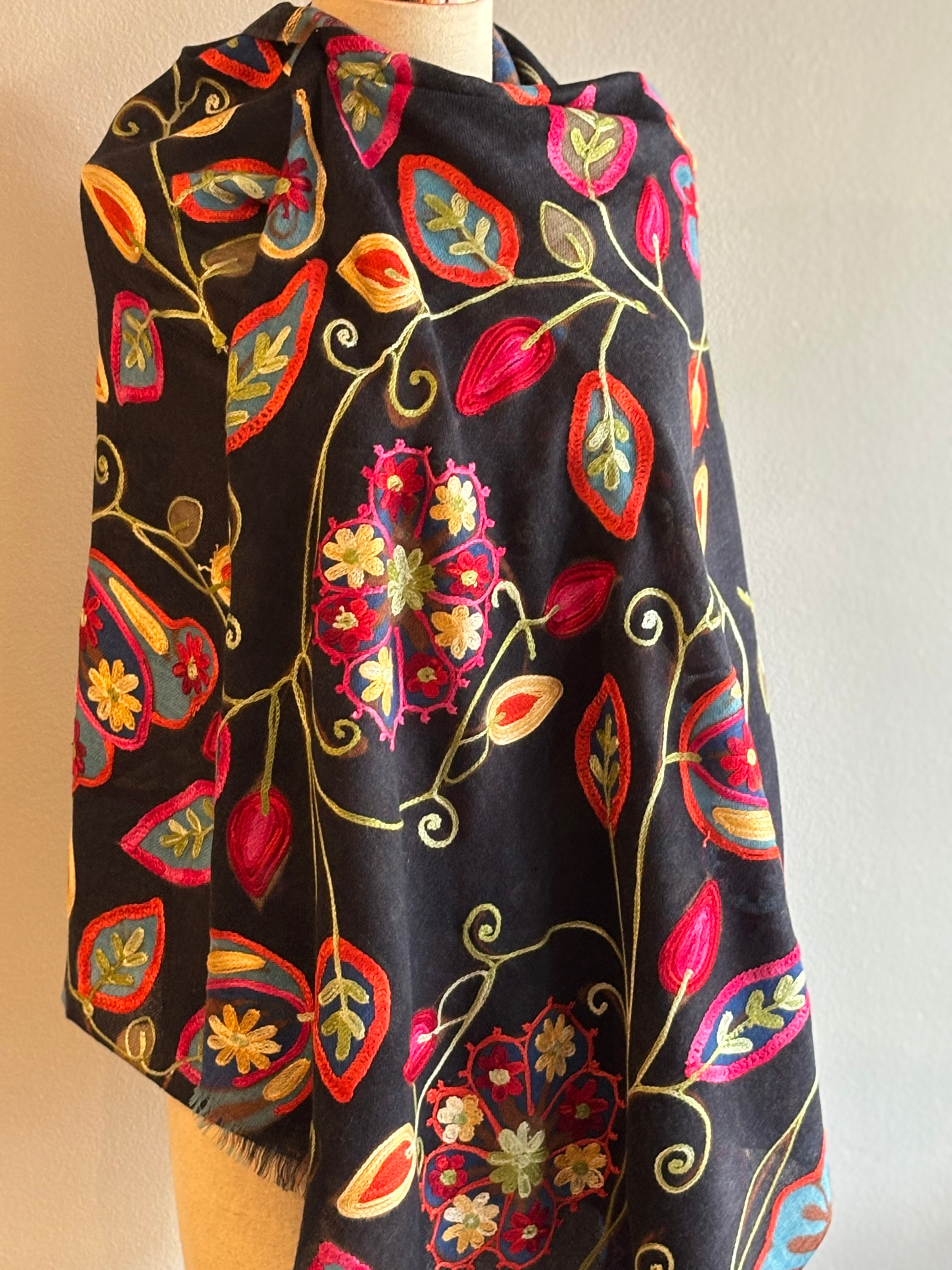 Xale Bordado Boho colorido