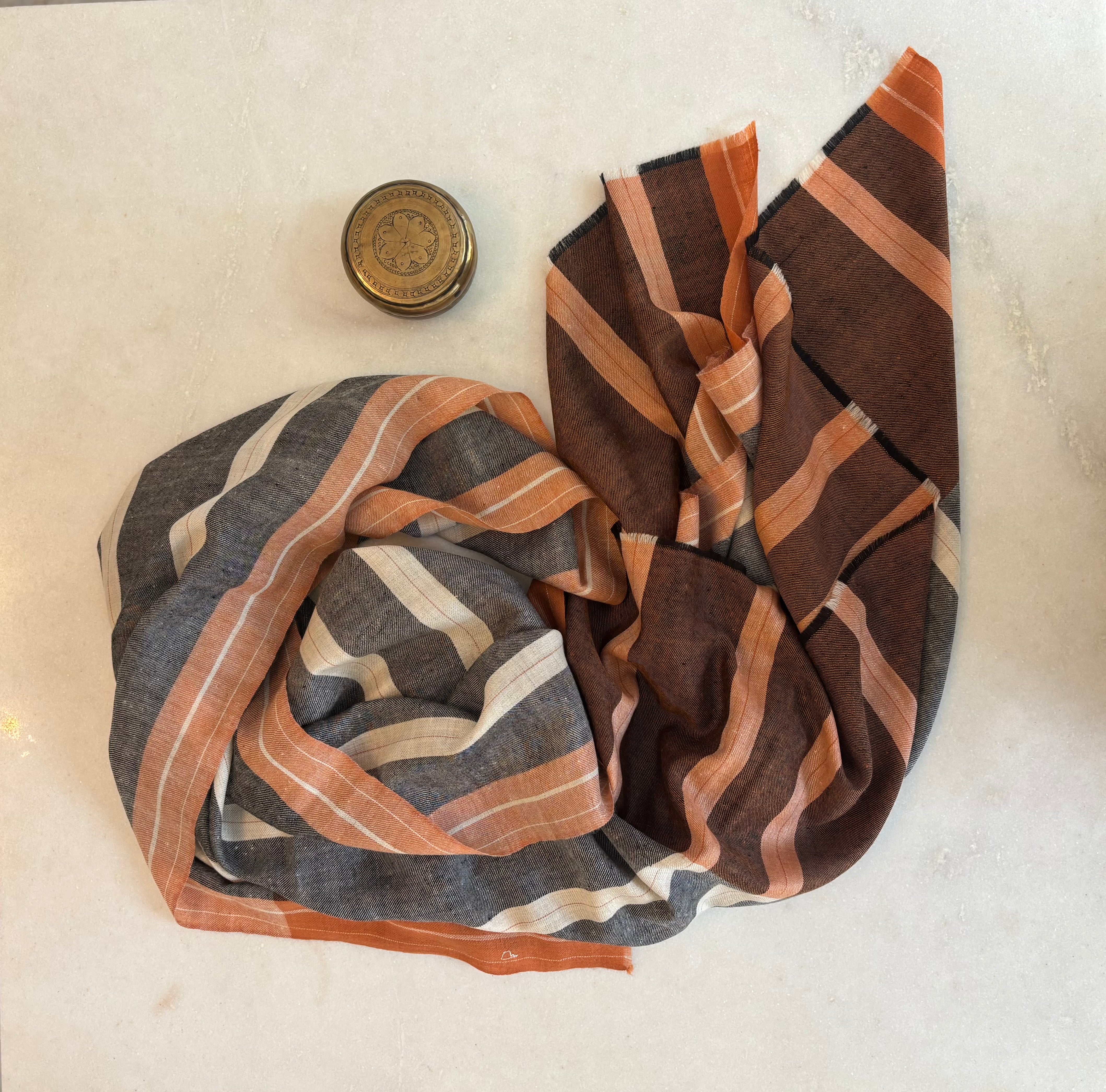 Xale CASHMERE TARTAN cinza e tijolo