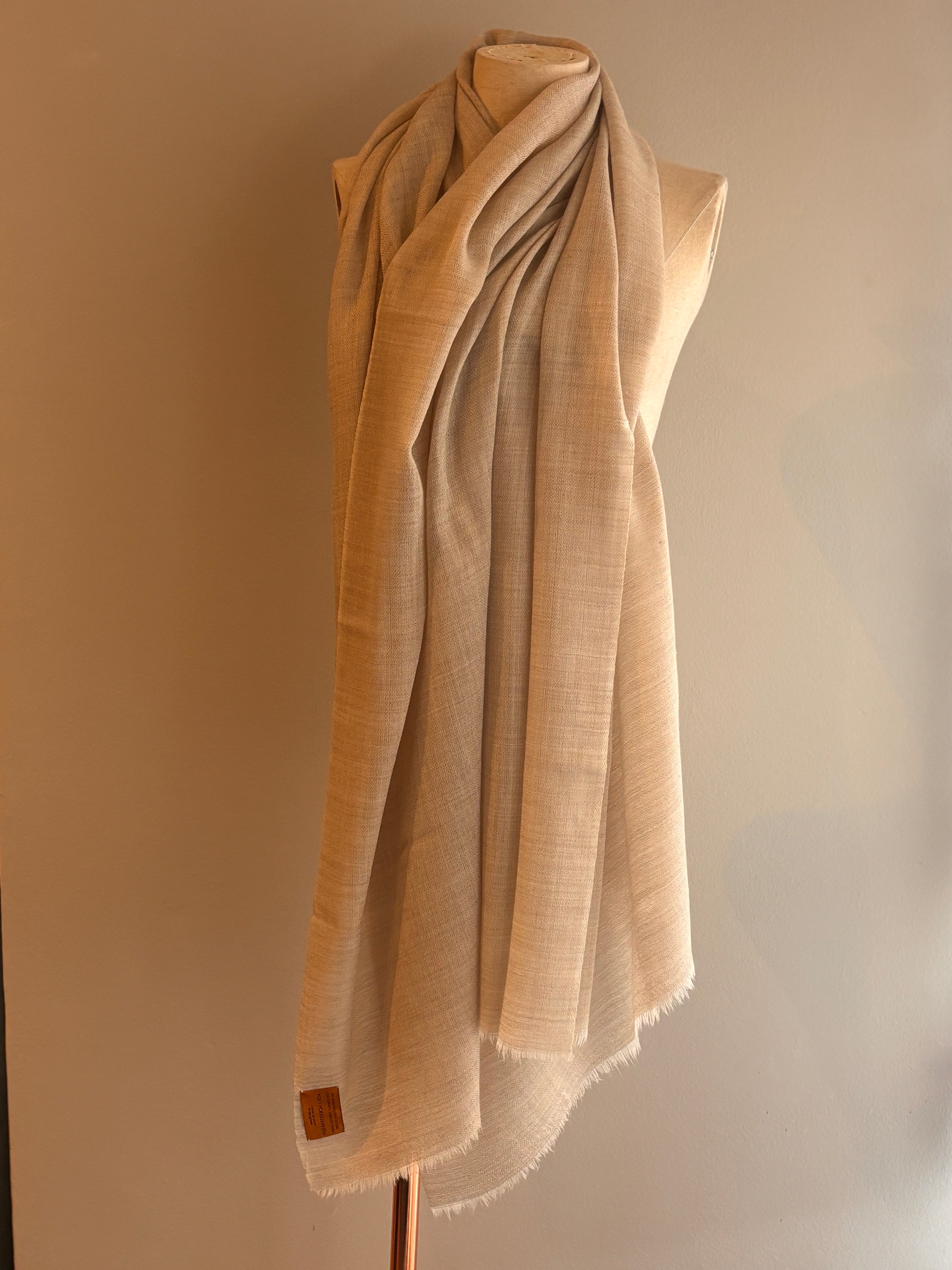 Xale ESSENTIAL DIAMANTE merino bege