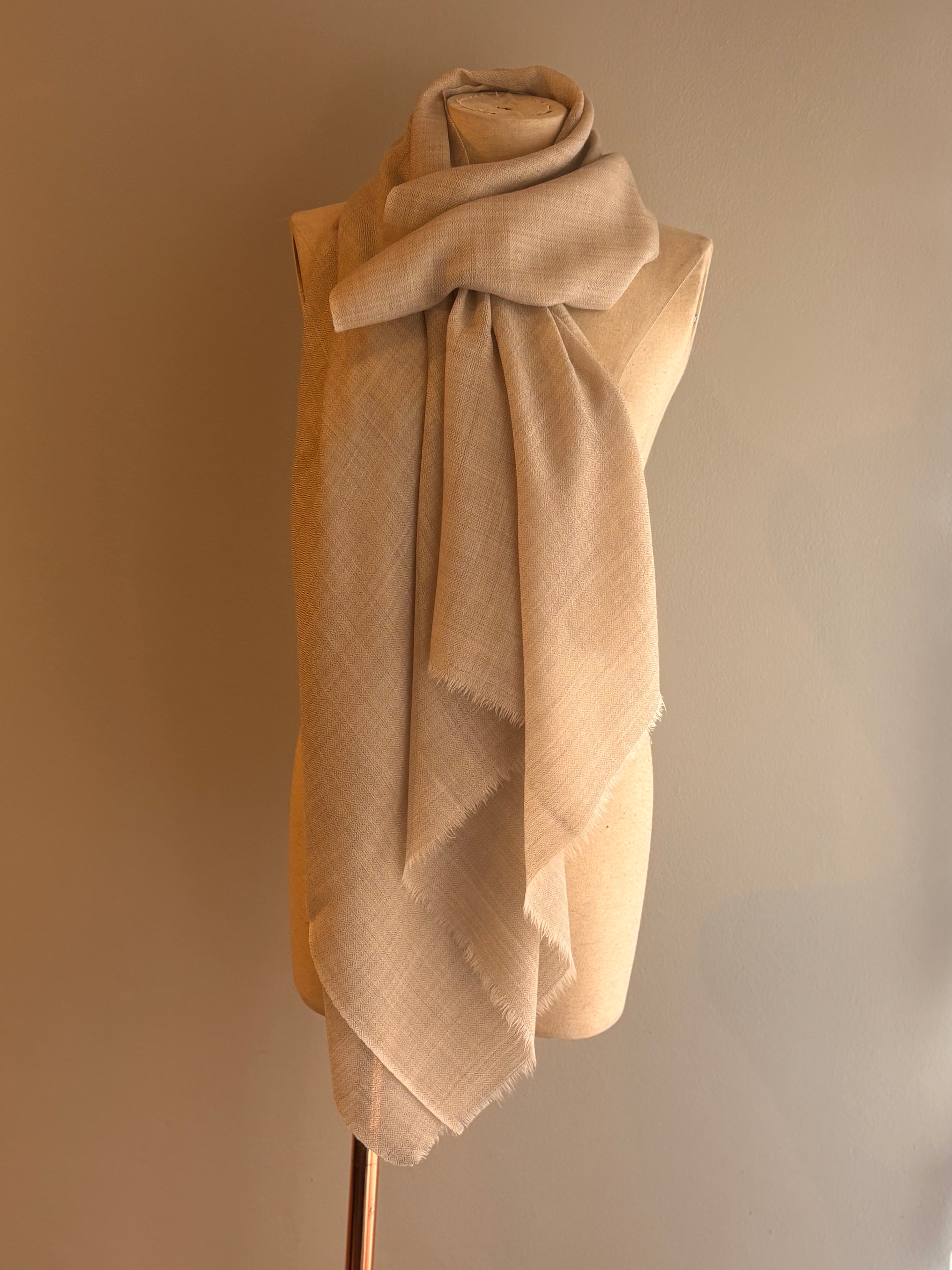 Xale ESSENTIAL DIAMANTE merino bege